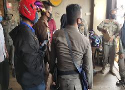 Masalah Social Distancing Kasatpol-PP Pekanbaru Disarankan Berikan Pemahaman Pada Anggota