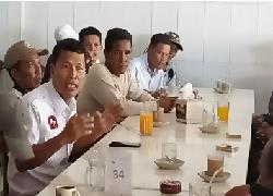 Sambangi Kedai Kopi Jokja Bengkalis, Engah "Dikerumuni" Warga