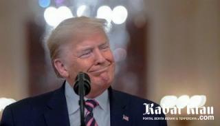 Jajaran Pejabat Tinggi Pemerintah AS Tunda di Vaksin,  Trump Dinilai "Gamang" Dampaknya