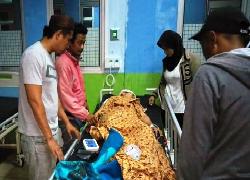 Dibacok Abang Lima Kali, Adik Kandung di Pangkalankerinci Bersimbah Darah