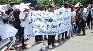 Massa Tuntut Ahmad Dhani Diusut dan Ditahan