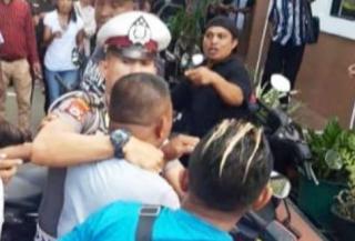 Keluarga Terdakwa Pada Sidang PN Pengadilan Negeri Ambon Saling Pukul