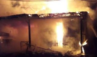 Terkurung Api 3 Tewas dalam Kebakaran Jalan Cipayung Timur