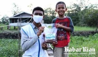 Rafli Bersyukur Tak Lagi Berebut Daging Qurban Setelah Terima Bantuan Rumah Yatim