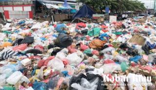 Sampah Kota Pekanbaru Menumpuk, Camat Bergumam Warga “Sumpah Serapah”