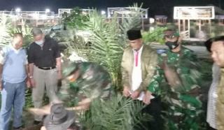 Danrem 031/Wira Bima Tanam Bibit Kurma di Kawasan Agrowisata RA Kopi Aren