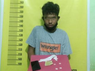 Panik Melihat Polisi, Bandar Narkoba Buang Sabu Dari Sepeda Motor