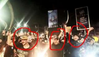Kelompok Pemuda Bermotror Bersenjata Memblokade Lampu Merah Ciceri yang Viral Minta Diburu!