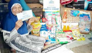 Nurhayati Lansia di Pekanbaru Rela Jadi Pemulung Asal Halal