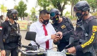 Polisi Gadungan di Makasar Malu Didepan Pujaan Hati