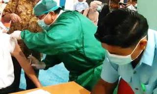 Ribuan Lansia di Pekanbaru Dimankan Dari Virus Corona