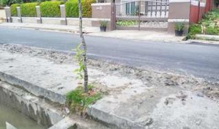 Tanah Bekas Galian IPAL Penuhi Parit, Warga Ababil Pekanbaru Kebanjiran