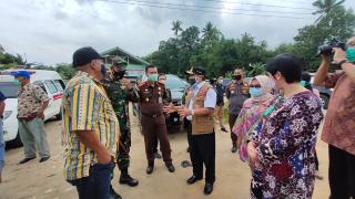 Pj Bupati Inhu dan Forkompinda Tinjau Posko Pelarangan Mudik
