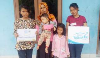 Janda 5 Anak di Pekanbaru Dapat Bantuan Bahan Pokok Rumah Dari Yatim
