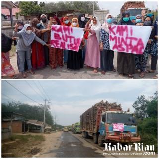 Jalan Napal Rusak Berat dan Berdebu, Ratusan Truck Disandera