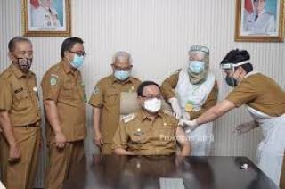 Dinkes Inhil Bantah Ada Warga Sakit Usai Vaksinasi