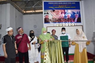 Rezita, Ketua Muslimat NU Sambangi Majelis Zikir TNAJ Inhu