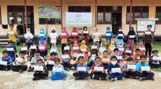 Keceriaan Pelajar SD 030 Desa Bantayan di Pedalaman Riau