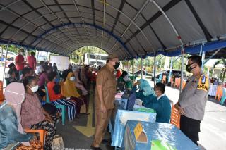 Bersempena HUT Polri ke 75, Polisi Inhu Santuni Rumah Ibadah Hingga Vaksinasi Massal