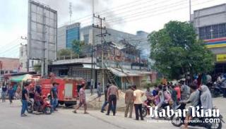 Terbakar, Ruko Satu Lantai Cafe Live Musik di Kec. Pinggir Membara