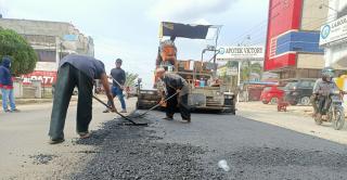 Proyek di Inhu AMP di Pekanbaru, PU Riau: Suhu Aspalnya Masih 125ºC