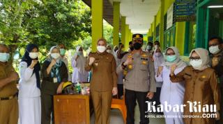 Tinjau PTM, Bupati Inhu Minta Guru dan Siswa Tetap Prokes dan Vaksinasi