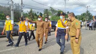 Bupati Inhu dan BPJN Riau Tinjau Lokasi Rencana Bangun Jalan Lajur Dua