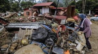 Warga Mengamuk Akibat Pemerintahan Malaysia Lambat Menangani Banjir