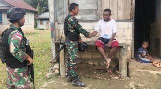 Di Awal Tahun 2022 Rumah-rumah Warga Perbatasan Di Kunjungi Satgas Yonif 126/KC