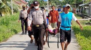 Ada Apa? Polisi di Inhil Gotong Warga, Rupanya Ini Sebabnya