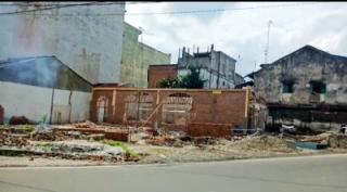 Bangunan Tanpa IMB Di Jl Air Langga Medan Petisah, Aktifis : Camatnya Lemah Beraninya Hanya Dengan PKL
