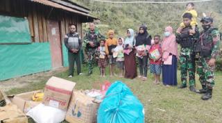 Dapat Bantuan Sembako, Tas Sekolah dan Pakaian Ini Ucap Warga Binaan Kodim Yalimo Yonif RK 751/VJS