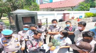 Mahasiswa Labuhan Batu Geruduk Kantor PT. HPP, Manajemen Bungkam