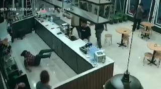 Tragis Pengeroyokan Wartawan Di Depan Umum, Alimin: Usut Juga Oknum OKP Itu