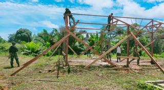 TNI Bangun Sarana Nonton Bersama Untuk Masyarakat Perbatasan, Ini Kata Letkol Inf Dwi Widodo