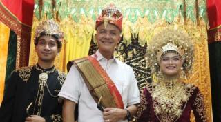 Seiring Pemberian Rencong Aceh, Ganjar Dianugerahi Gelar Kehormatan Teuku