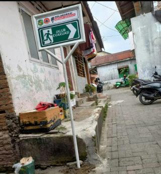 Plang Ini Buat Warga Bingung, Pemasangannya Tanpa Sosialisasi, Lurah Petisah Hulu : Itu Plang BPBD Kota Medan