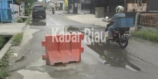 Dikonfirmasi Apakah Pipa IPAL Dibawah Tanah Dibungkus dengan Geotex?, Humas PT HK Jawab Ngelantur dan PT Wika Bungkam