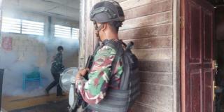 Fogging Di Kampung Kalipay, Ini Kata Warga Atas Ketulusan Satgas Pamtas Yonif 126/KC