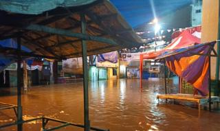 Kota Medan Belum Merdeka dari Banjir, Ojol : Kereta kami Mogok, Gak Bisa Narik