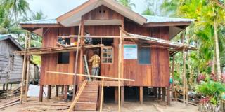 Satgas TMMD Mimika Bersama Warga Kebut Berbagai Pembangunan Desa