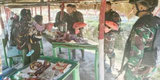Pedagang di Pasar Tradisional Tima, Papua Kaget Diborong Personel TNI Pos Tima