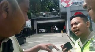 Ternyata, Satpam DPRD Medan Yang Melarang Wartawan Ini, Pernah Berstatus Tersangka Kasus Lempar Batu Ke Pendemo