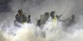 Rekonstruksi Kanjuruhan: Suruh 40 Ribu Polisi Duduk Di Stadion, Tembakkan Gas Air Mata