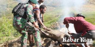 Eks OPM Turut Hadir Meriahkan Acara Bakar Batu dalam Meriahkan HUT TNI Ke-77