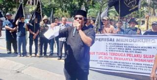 Demo LSM Perisai, “Kejati Riau Jangan Kalah Oleh Mafia”