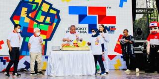 JNE 32 Tahun Kobarkan Semangat Bangkit Bersama 