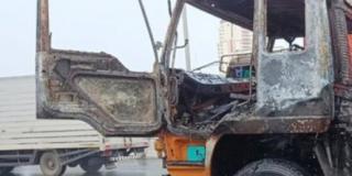 Sempat Macet Disebabkan Satu Unit Truk Terbakar Diruas Tol Ancol KM 23