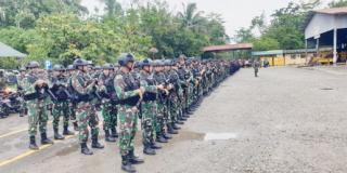 Dandim 1710/Mimika Pimpin Apel Gabungan Gelar Pasukan Sambut Kunker Panglima TNI Dan Kapolri