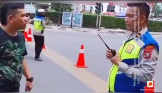 Akibat Di Tutup Jalan Karena Festival Thai Pusam Di Medan, Pengendara Maki - Maki Polisi